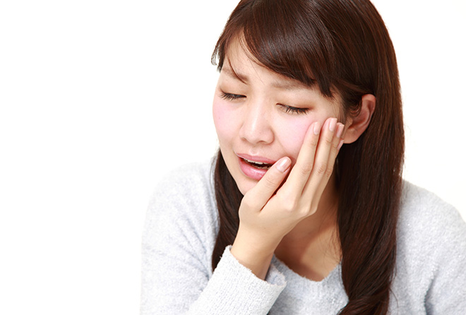 痛~い! 歯が痛いけど歯医者に行けない時の応急策