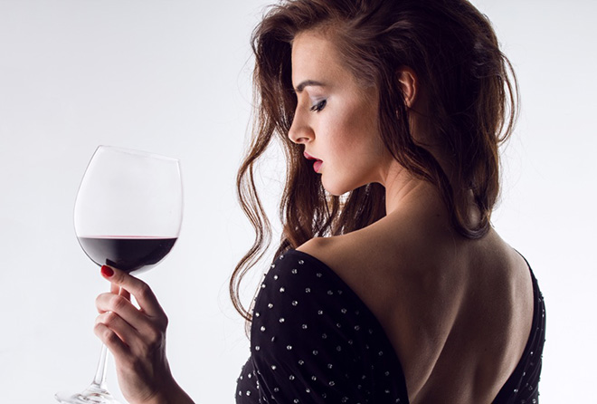 寝る前に飲む赤ワインでなんとダイエットが期待できちゃう?!