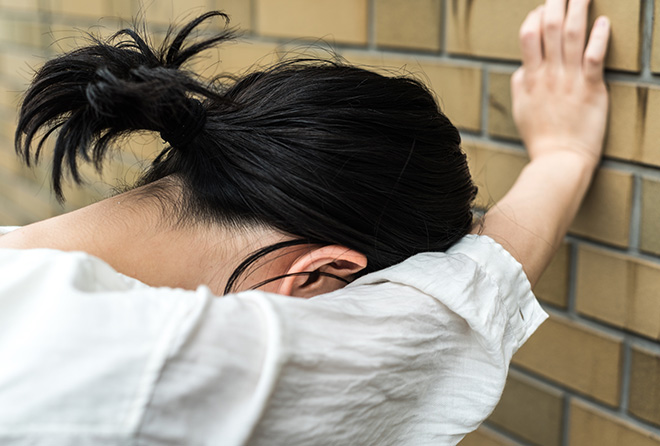 立ち上がった瞬間クラッ。大人でも発症する起立性調節障害とは