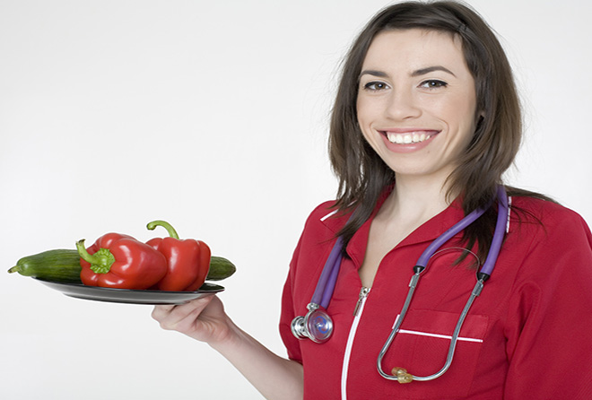 薬の代わりに野菜や果物を処方する医師がSNSで話題に!