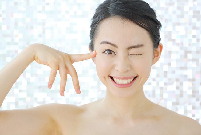 20代でも要注意! 老けて見える目じりの小ジワを予防する方法