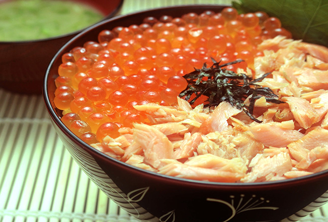 今夜食べたい!鮭とイクラ丼が美人食だった!