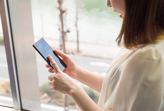 スマホ腱鞘炎が辛い…指をうまく使えば負担軽減に!
