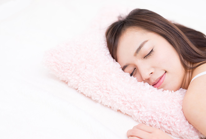 枕をはずしたら、肩こりや頭痛が治るかも!