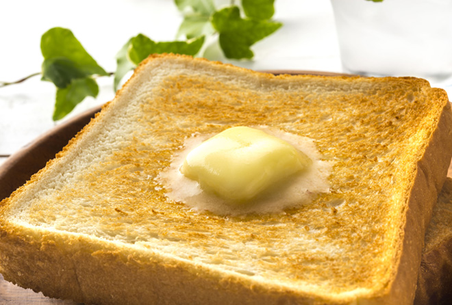 今更聞けない!マーガリンとバターの違いって何?