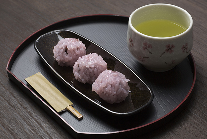キノコや緑茶が効果的! 脂肪の吸収をカットする食べ物はコレ!