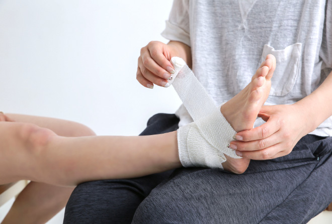 知っていれば慌てない、打撲と骨折の違いをチェック