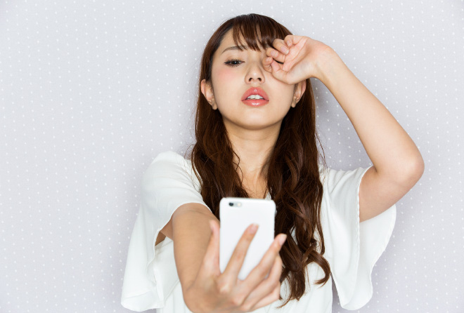 今年はスマホ老眼を遅らせる生活習慣を取り入れよう width=